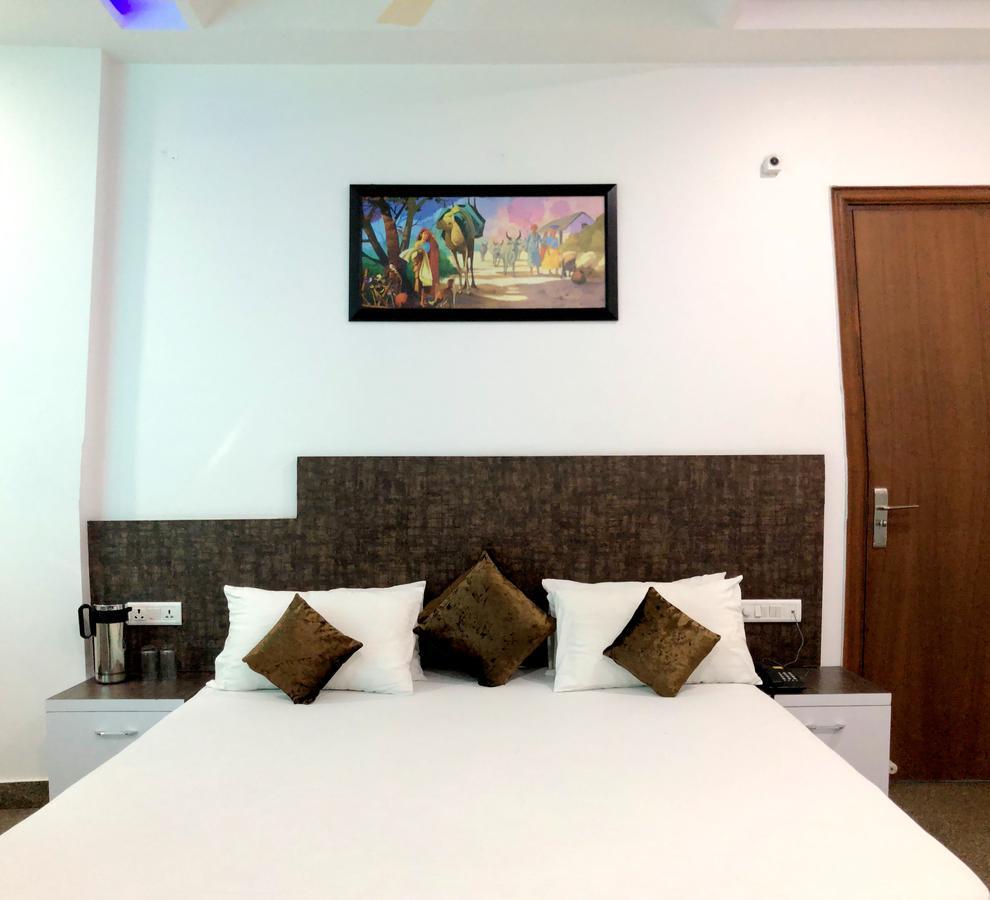 Hotel Taru Inn Ghaziabad Zewnętrze zdjęcie